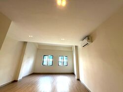 Joo Chiat Road (D15), Office #603570711
